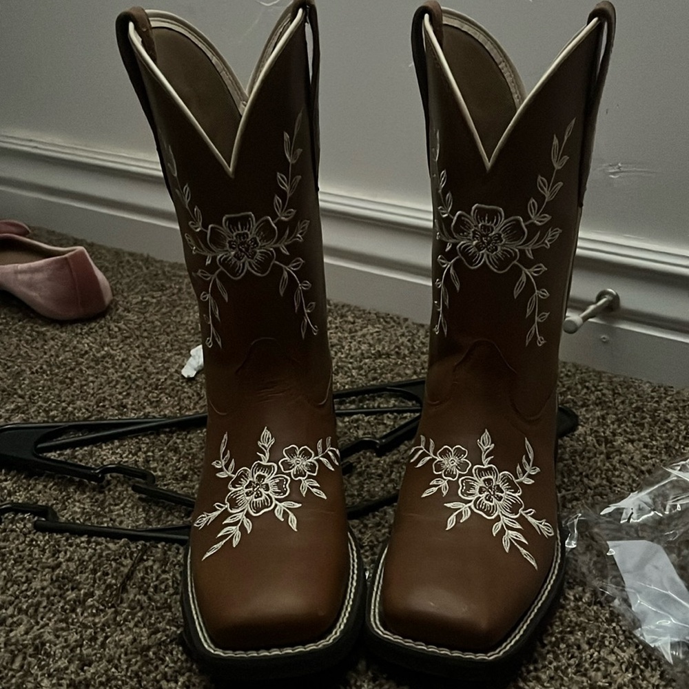 Ariat Floral Boots Size 6.5